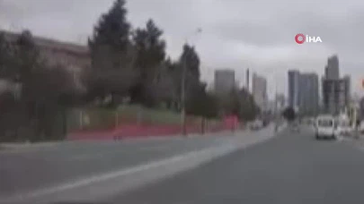 Küçükçekmece’de otomobilin aracından inmek isteyen sürücüye çarptığı kazanın görüntüleri ortaya çıktı