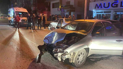 Karaman’da korkutan çarpışma... Kontrolden çıktı, park halindeki araca saplandı!