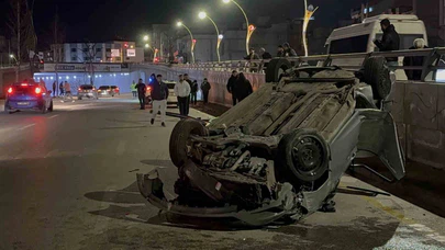 Gaziantep’te zincirleme hasar... Direksiyon gitti, araç uçtu, takla kaçınılmaz oldu!