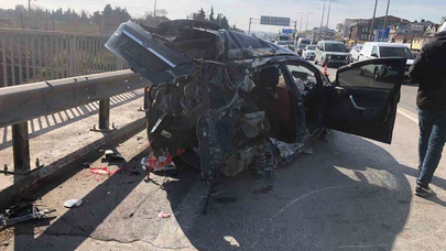 Bandırma çevre yolunda feci çarpışma... Refüje çarptı, tankere savruldu!