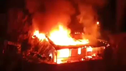 Adana'da geceyi alevler aydınlattı! Evden geriye hiçbir şey kalmadı