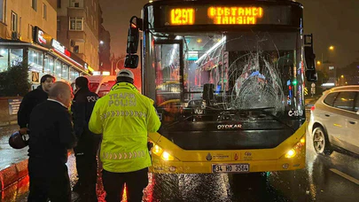 Üsküdar’da kırmızı ışıkta geçen yayaya İETT otobüsü çarptı