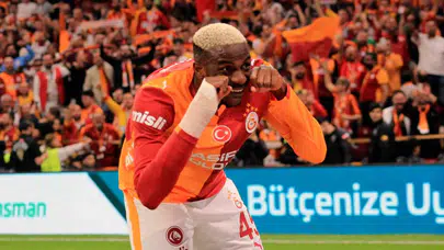 Derbi ateşini Osimhen yaktı: Nijeryalı yıldızdan '20'lik' imza