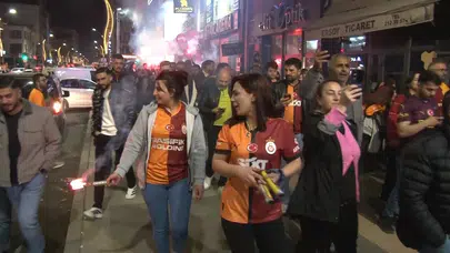 Kars’ta derbi gecesi: Sarı-kırmızılı zafer kutlamaları şehri inletti