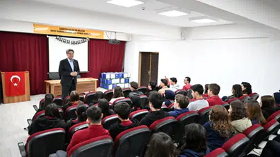 Kartepe'nin geleceği gençlere emanet: Başkan Kocaman'dan meslek seçimi tavsiyesi