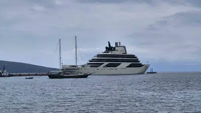 Bodrum’un mavi sularında dev buluşma: 400 milyon avroluk yüzen saray limana demir attı