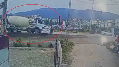 Ölümle burun buruna geldi: Beton mikserinin altına aldığı otomobili metrelerce sürüklediği dehşet anları kamerada