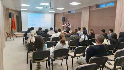 Dijital dünyanın tuzaklarına karşı genç kalkan: Bilecik’te öğrencilere siber güvenlik dersi