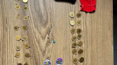 Menteşe’de servet değerindeki cüzdanı bulan şahıs polisten kaçamadı: 750 bin liralık altınlar sahibine teslim edildi