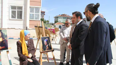 Kula’nın tarihi dokusu 50. yıla özel sahneye taşındı: Gençlerden turizm vurgusu