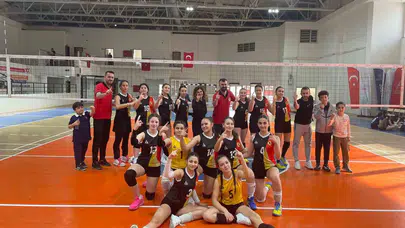 Diyarbakır’da destan yazdılar: Filenin Prensesleri Türkiye finallerine adını yazdırdı