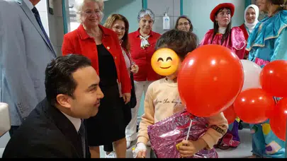 Bayram sevincini hastane odalarına taşıdılar: Nilüfer Kadın Korosu minik kalplere umut oldu