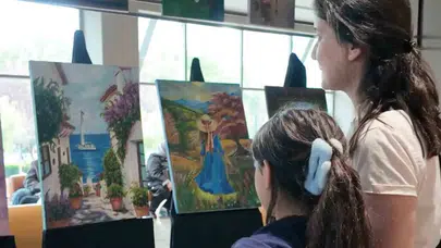 Fırçalarını konuşturup duygularını tuvale döktüler: Şehitkamilli kadınların sanat şöleni başladı