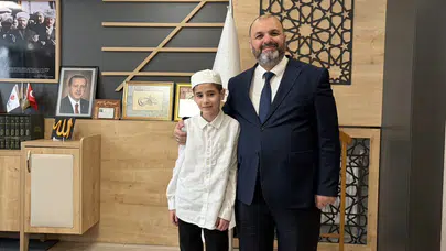 8 ayda hafız oldu: Kütahya'daki genç öğrencinin azmi herkesi kendine hayran bıraktı