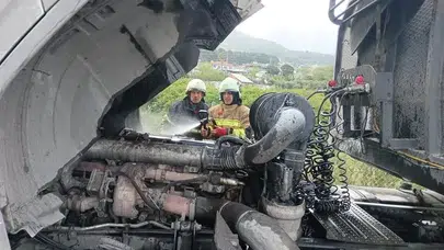Hatay’da korku dolu anlar: Seyir halindeki tır alevlere teslim oldu