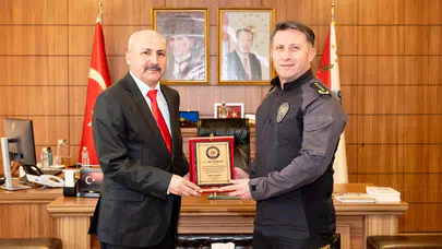Bozüyük’te veda vakti: Yılların emektar komiserine anlamlı uğurlama