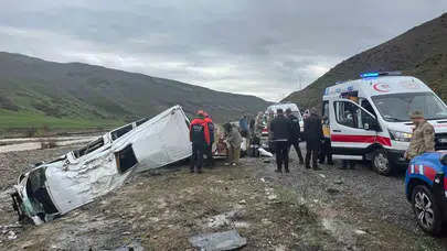 Muş'ta dehşet anları: Minibüs dere yatağına uçtu, çok sayıda yaralı var