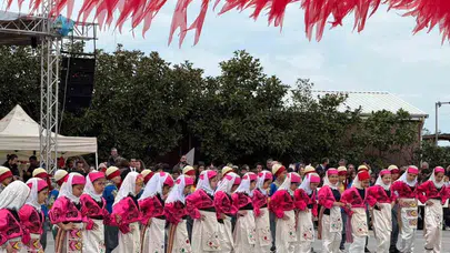 Yalova’da 23 Nisan hüzün ve coşkuyu bir arada yaşattı: Minikler bayramlarını buruk kutladı