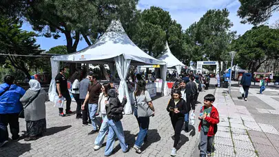 İzmir’de edebiyat rüzgarı: Kültürpark kitapseverlerin akınına uğradı
