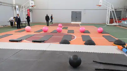 Dilovası’nda sporun yeni adresi: Tavşancıl Kapalı Spor Salonu yenilenen yüzüyle hizmete girdi
