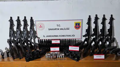 Geyve'de jandarma baskını: Mühimmat deposuna dönüştürülen eve ağır fatura
