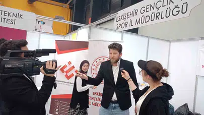 İş arayanların dramını sahneye taşıdılar: İstihdam Fuarı’nda güldüren performans