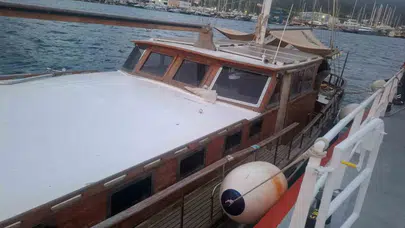 Bodrum açıklarında korku dolu anlar: Su alan teknedeki 3 kişi ölümden döndü