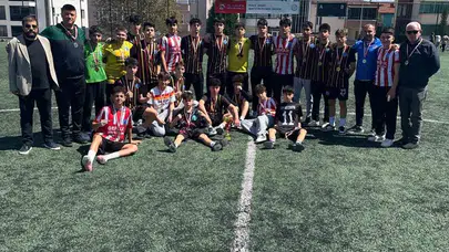 Bilecik'te şampiyonluk coşkusu: 1299 Bilecikspor kupasına kavuştu