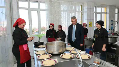 Erzurum’un mutfak elçileri Elazığ’da zirveye yerleşti: Genç şeflerden çifte madalya gururu