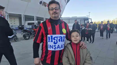 Eskişehir’de şampiyonluk ateşi: 31 yıllık formayla tribüne koştu, "Buradan çıkış yok" dedi