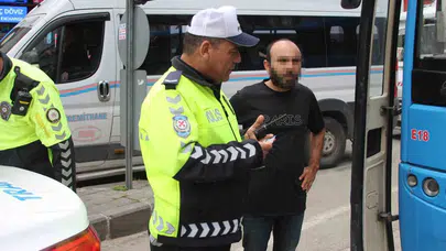Cezayı yedi, öfkesini kadın gazeteciden çıkardı: Havalı kornalı küstahlık
