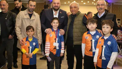 Atakum’da 23 Nisan hamlesi: Minik zihinler satranç tahtasında devleşti