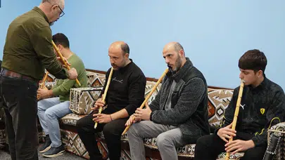 Anadolu’nun nefesi Kestel’de hayat buluyor: Kadim enstrümanlar usta ellerde yeniden yankılanıyor