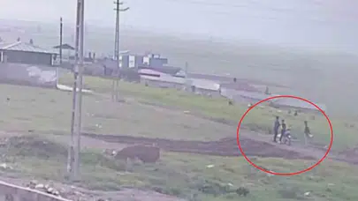 Okul çıkışı dehşet saçtılar: Boş arazideki silahlı şovun altından öğrenciler çıktı