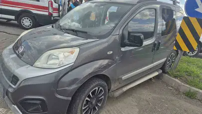 Bingöl'de yürekleri ağza getiren kaza: İki araç çarpıştı, ortalık savaş alanına döndü