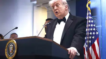 Trump'tan Tahran'a açık kapı: Telefonu açmaya hazırım