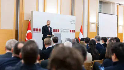 Viyana’da kritik mesajlar: Bakan Fidan diplomasinin kalbinde konuştu