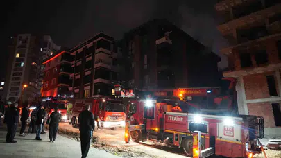 Samsun'da korku dolu anlar: Alevler 4 katlı binayı sardı, mahalleli sokağa döküldü