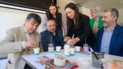 Çöpe gideceklerdi sanat eserine dönüştüler: İlkadım’da atık camlar ışık saçıyor