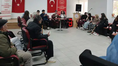 Gençlerden anlamlı dokunuş: Huzurevi sakinleri Söğütlü öğrencilerle moral buldu