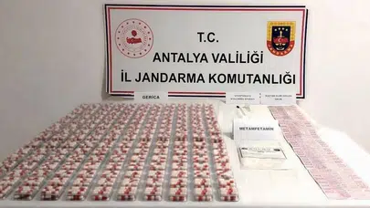 Antalya'da zehir tacirlerine geçit yok: Araçtan çıkanlar şoke etti