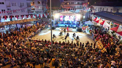 Çilek kokulu günler kapıda: 54. festival dev sanatçıları ağırlamaya hazırlanıyor