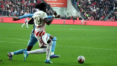 Karadeniz derbisinde kilitler açılmadı: Samsunspor ile Trabzonspor ilk yarıda birbirine üstünlük kuramadı