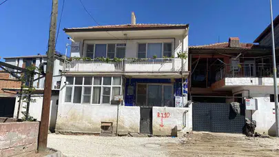 Namaz saati acı gerçeği ortaya çıkardı: Banyoya giren baba oğlunun cansız bedeniyle karşılaştı