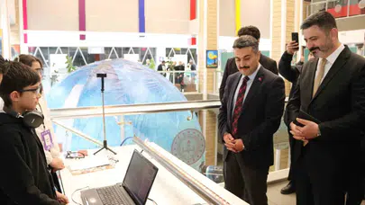 Sivas'ta genç beyinlerin teknoloji şovu: Geleceğin mucitleri projeleriyle büyüledi
