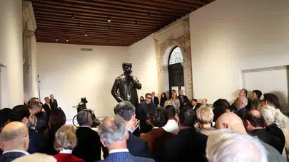 Venedik’in kalbinde Türk imzası: Ahmet Güneştekin tarihi sarayı sanat merkezine dönüştürdü