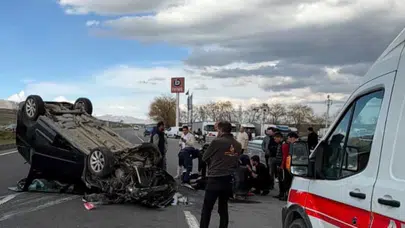 Erzurum'da dehşet anları: Kavşakta çarpışan araçlar takla attı, 4 kişi hastanelik oldu