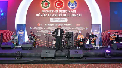 Belediye işçilerinin notalara döktüğü alın teri: Grup Şantiye Antalya’yı fethetti