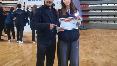 Kütahya'nın gururu oldu: Genç taekwondocu Türkiye ikinciliğini evine getirdi
