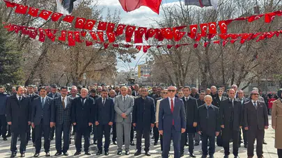 Ağrı’da 23 Nisan coşkusu: Miniklerin bayram neşesi meydanlara taştı